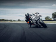 KTM 990 RC R 2025, así es la nueva moto deportiva austriaca 1 KTM 990 RC R 2025