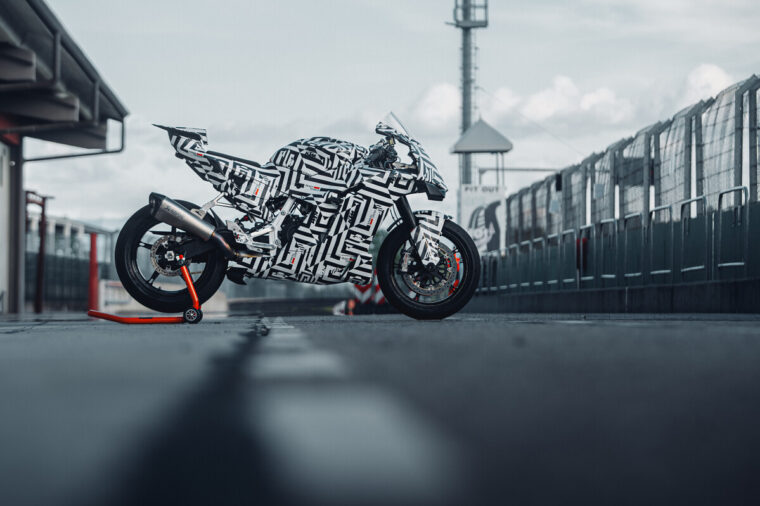 KTM-990-RC-R-2025-7
