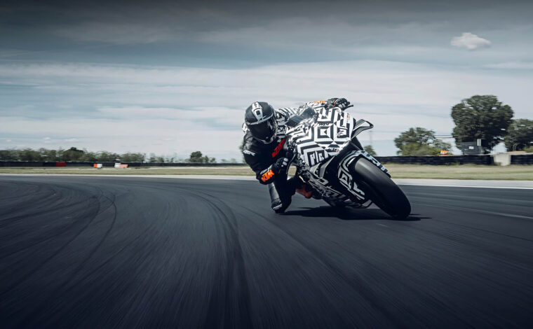 KTM-990-RC-R-2025