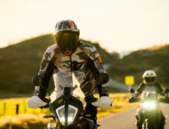 Bell MX 9 Adventure MIPS accion1