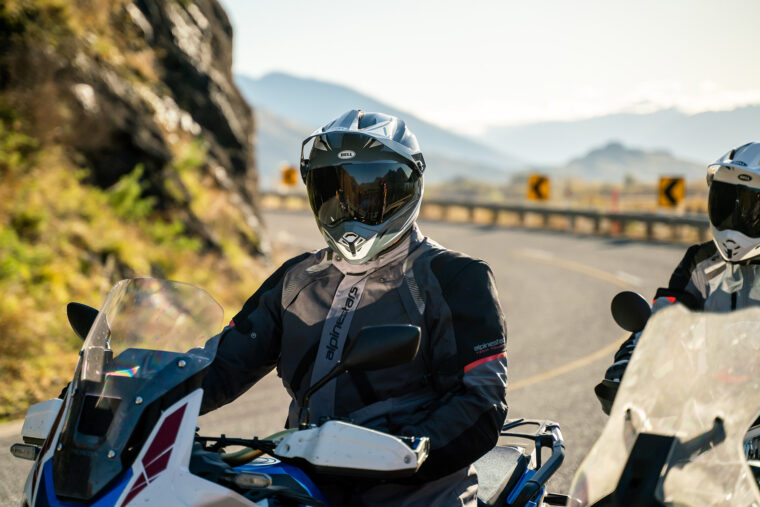 Bell-MX-9-Adventure-MIPS-accion - 10