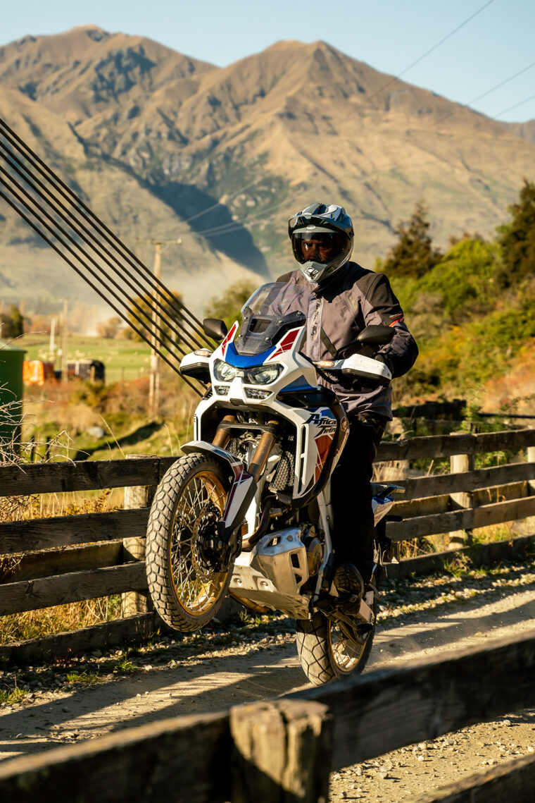 Bell-MX-9-Adventure-MIPS-accion - 11