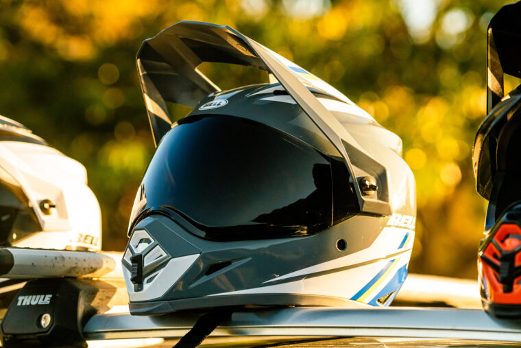 Bell MX 9 Adventure MIPS accion12