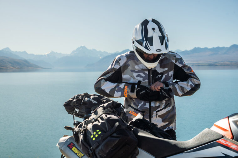 Bell-MX-9-Adventure-MIPS-accion - 14