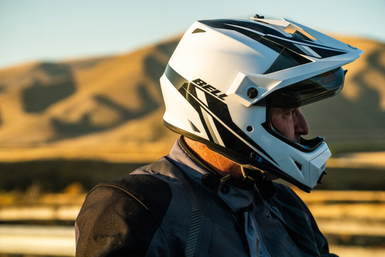 Bell-MX-9-Adventure-MIPS-accion - 17