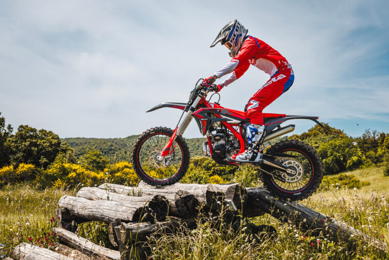 Beta-Xtrainer-300-2025-accion9