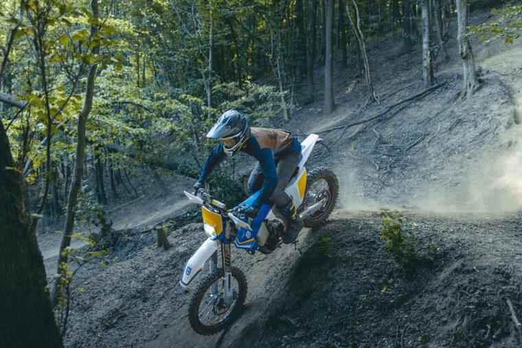 Husqvarna-FE-350-Heritage-2025-accion10