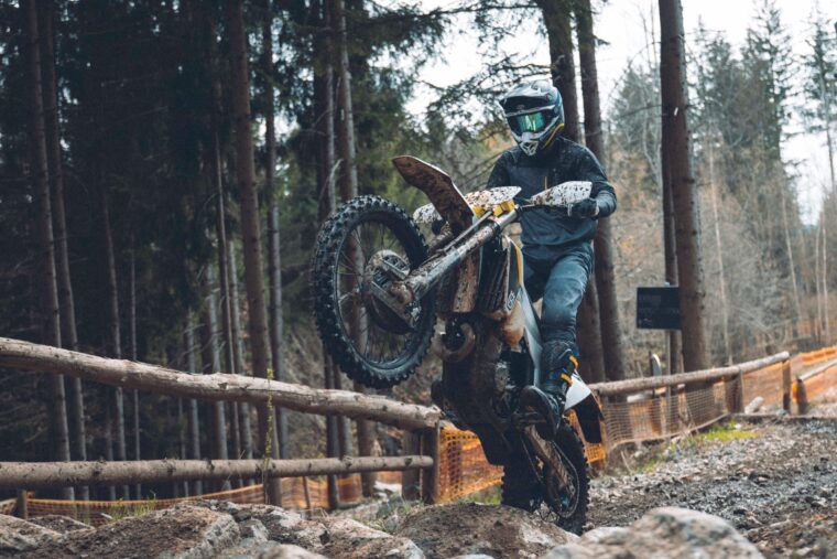 Husqvarna-enduro-2025-4