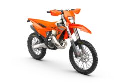 KTM 150 EXC 2025 estudio1