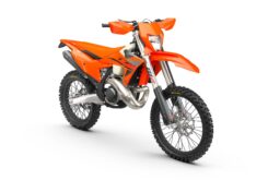 KTM 250 EXC 2025 estudio1