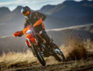 KTM 350 EXC-F 2025 8 KTM 350 EXC F 2025 accion6
