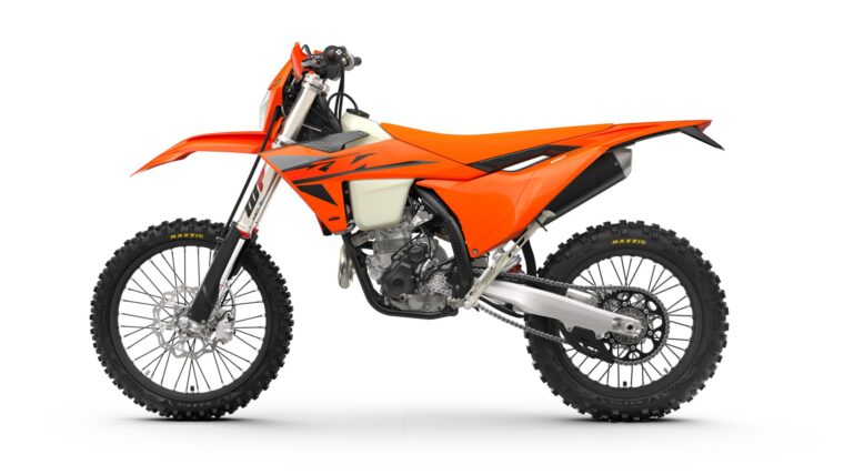 KTM-350-EXC-F-2025-estudio2