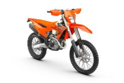 KTM 500 EXC F 2025 estudio1