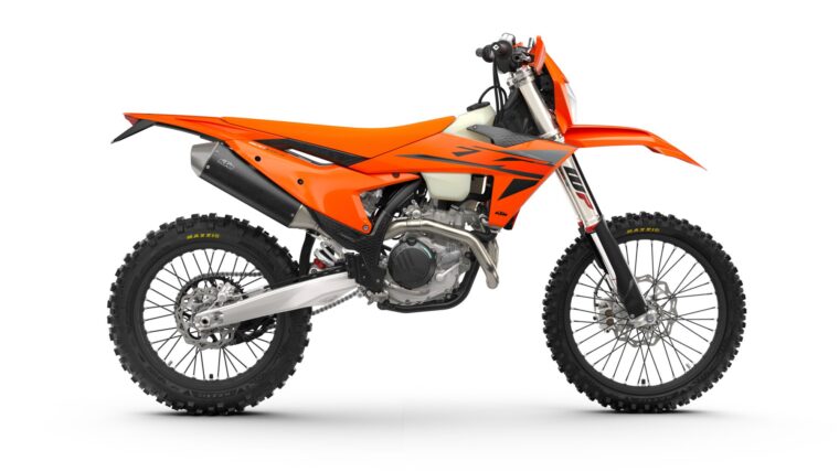 KTM 500 EXC F 2025 estudio3