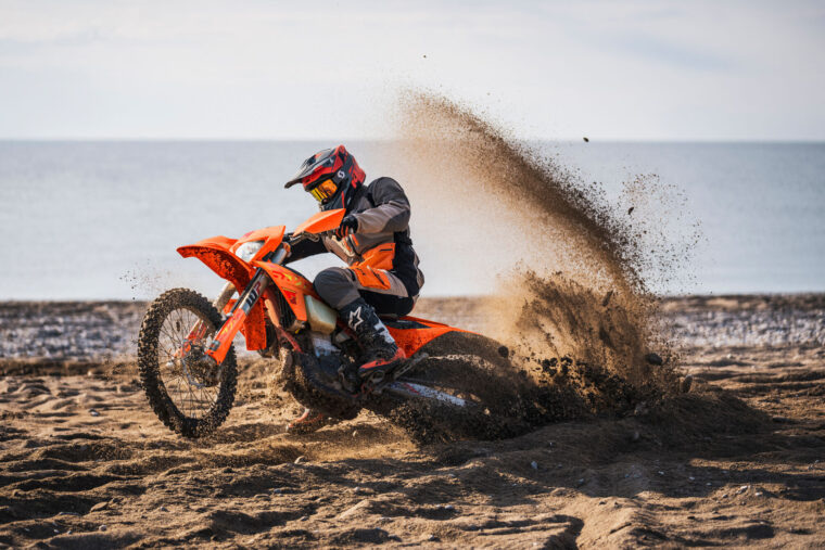 KTM-500-EXC-F-Six-Days-2025-accion1