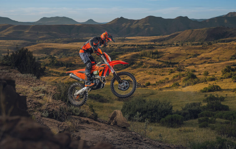 KTM-EXC-F-2025-accion2