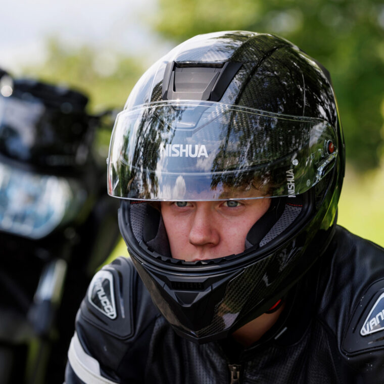 casco-nishua-NRX-3-carbon (8)