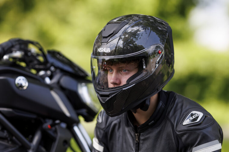 louis-moto-cascos-nishua