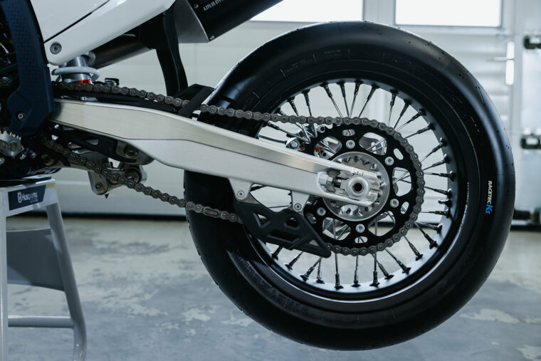 Husqvarna-FS-450-2025-detalles2