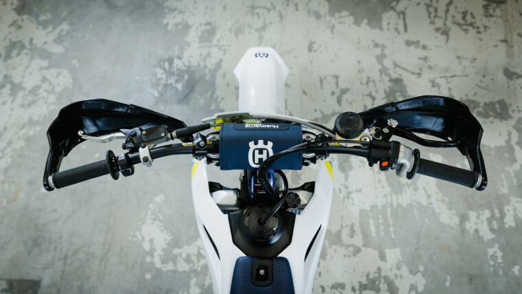 Husqvarna-FS-450-2025-detalles25