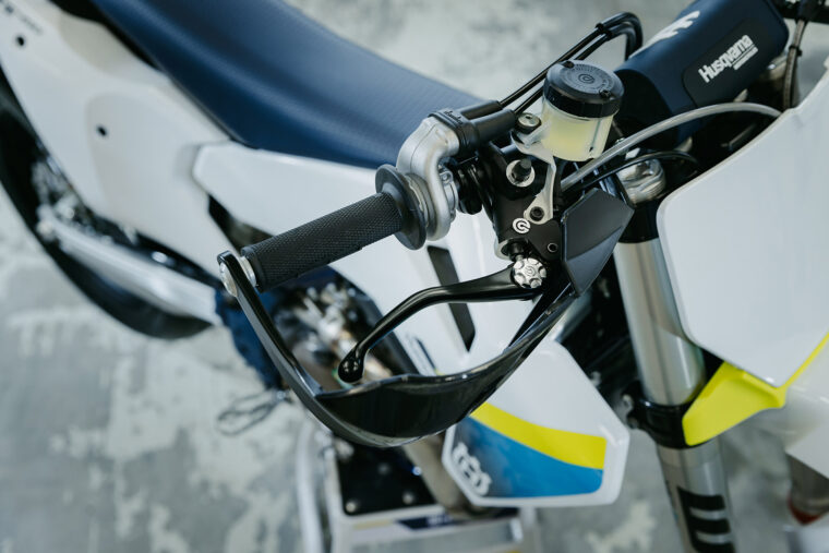 Husqvarna-FS-450-2025-detalles27