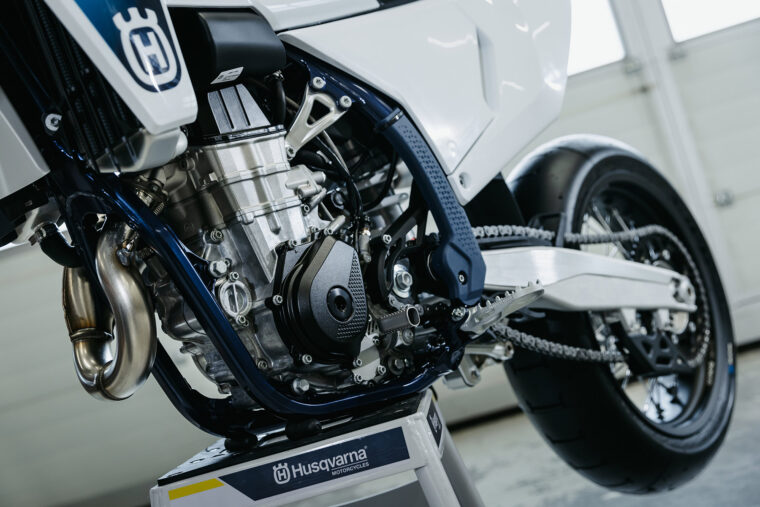 Husqvarna-FS-450-2025-detalles31