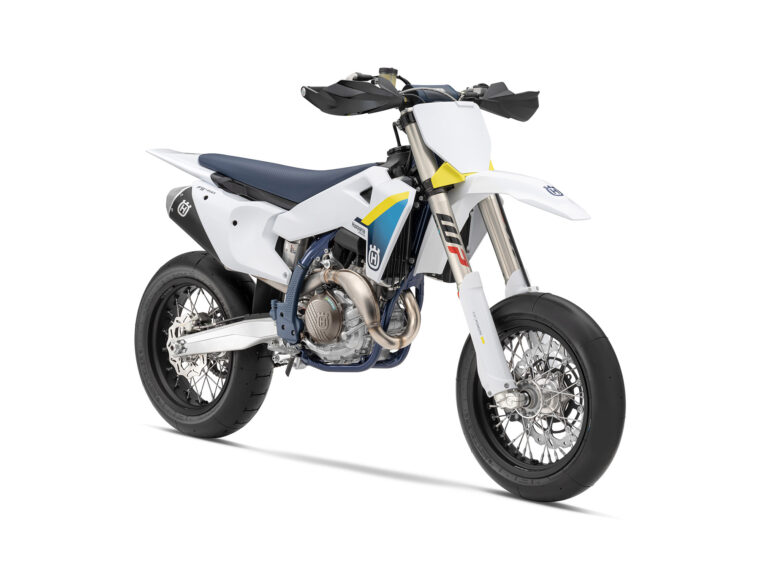 Husqvarna-FS-450-2025-estudio5