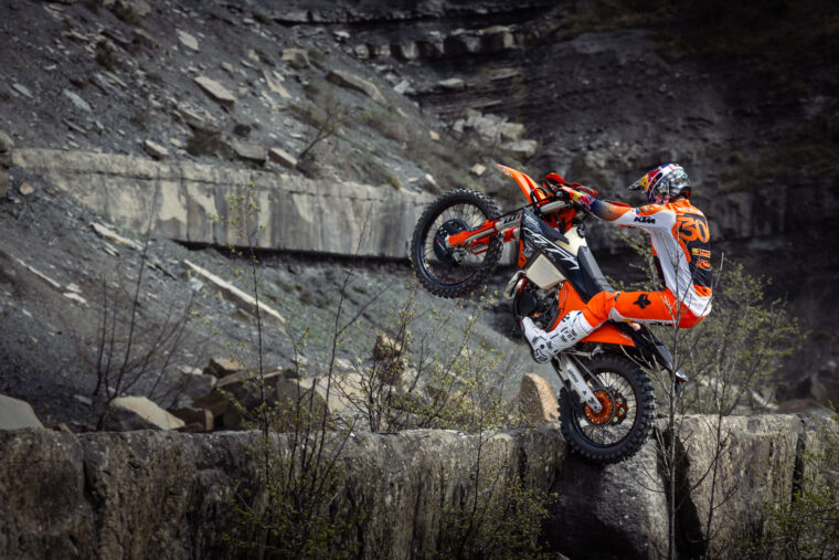 KTM-300-EXC-Hardenduro-2025-accion14