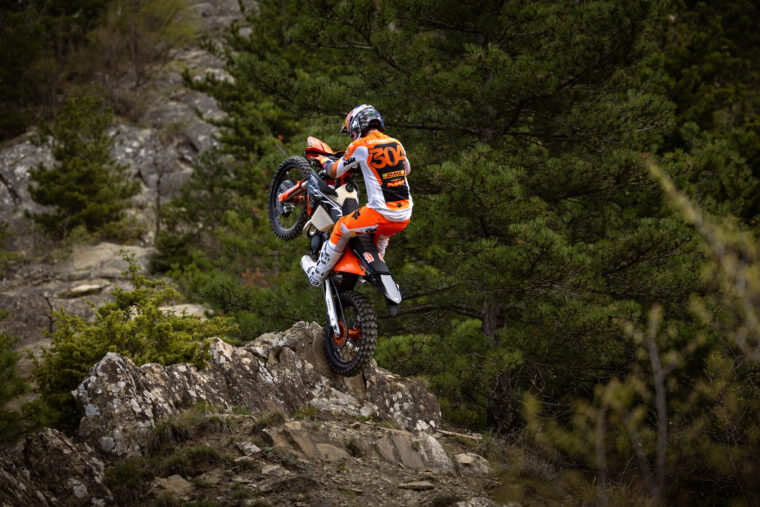 KTM-300-EXC-Hardenduro-2025-accion16