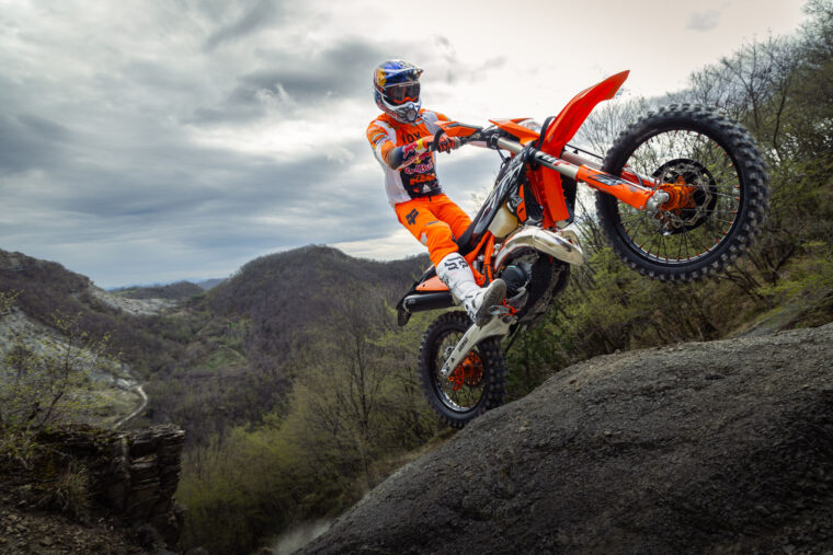 KTM-300-EXC-Hardenduro-2025-accion19