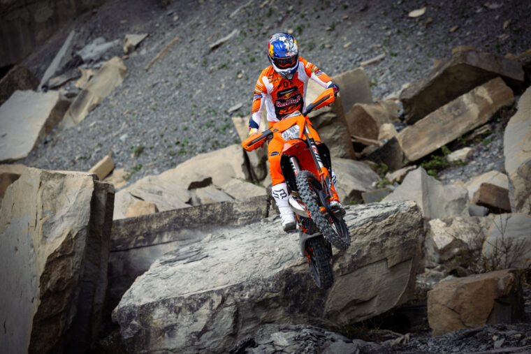 KTM-300-EXC-Hardenduro-2025-accion22