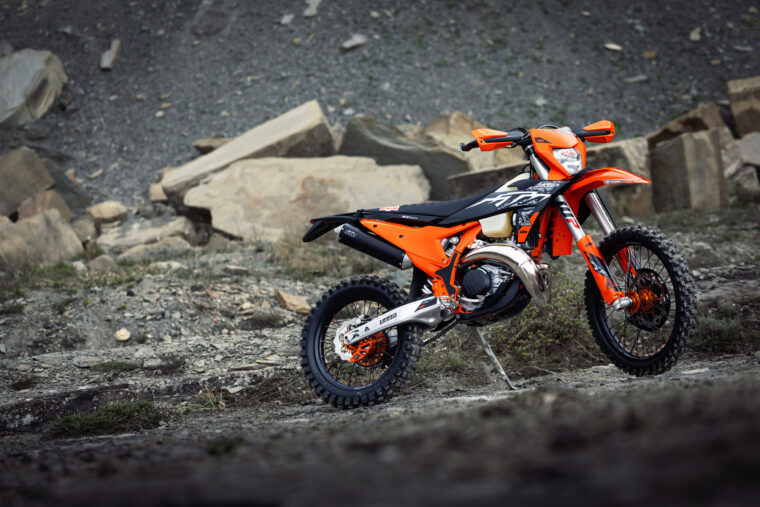 KTM 300 EXC Hardenduro 2025 estaticas1