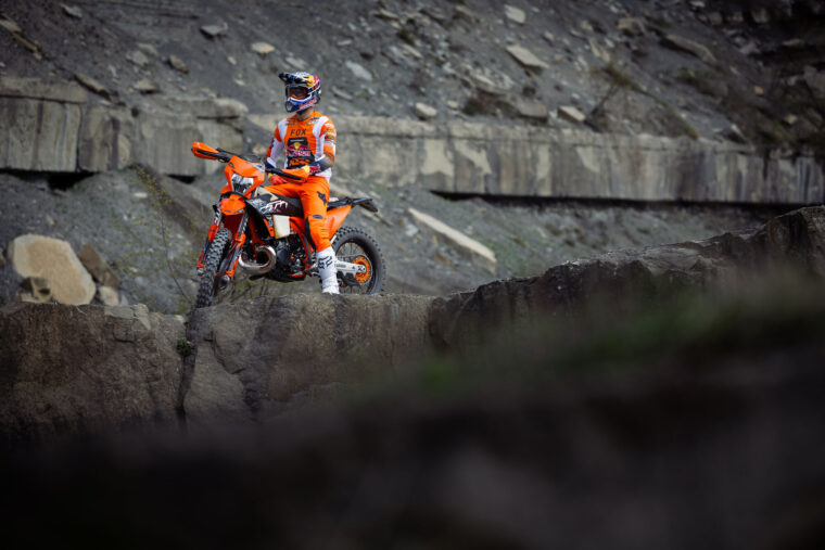 KTM-300-EXC-Hardenduro-2025-estaticas7