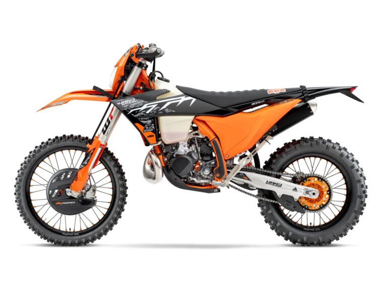 KTM-300-EXC-Hardenduro-2025-estudio3