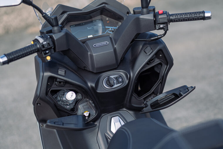 SYM-MAXSYM-GT-2024-detalles-1