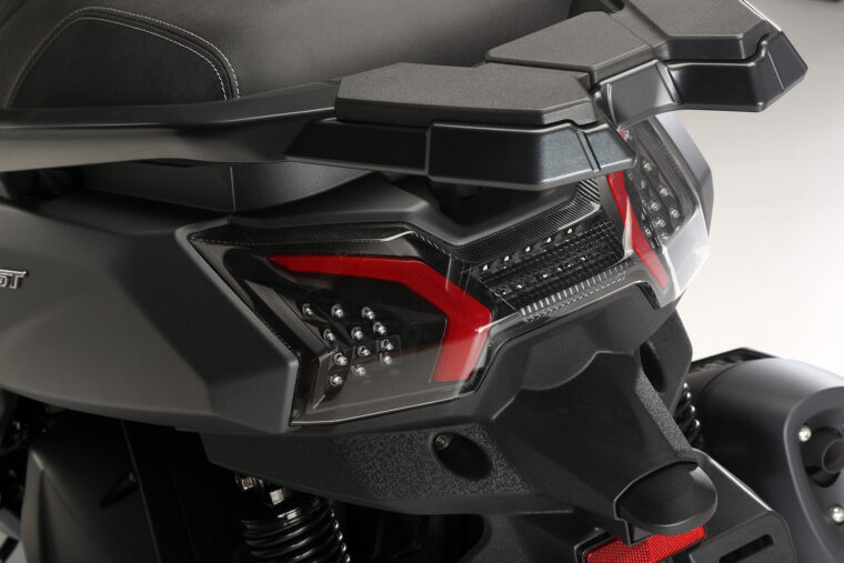 SYM-MAXSYM-GT-2024-detalles-16