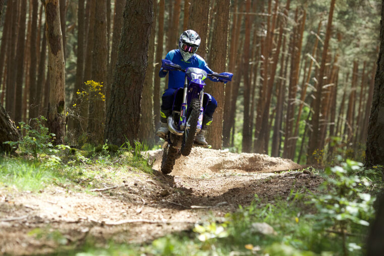 Sherco-enduro-Factory-2T-2025-accion13