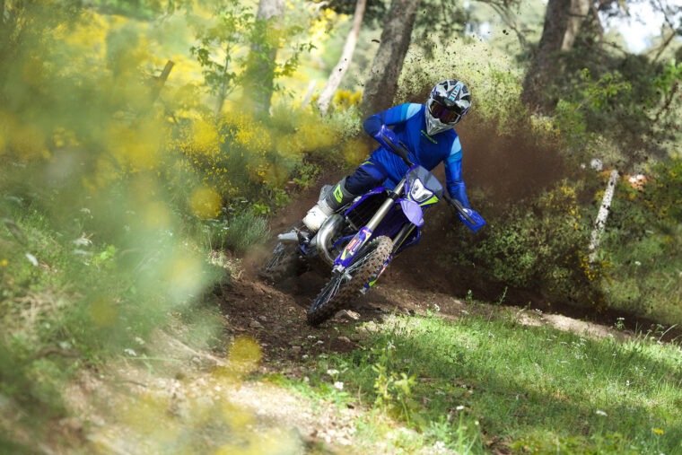 Sherco-enduro-Factory-2T-2025-accion2