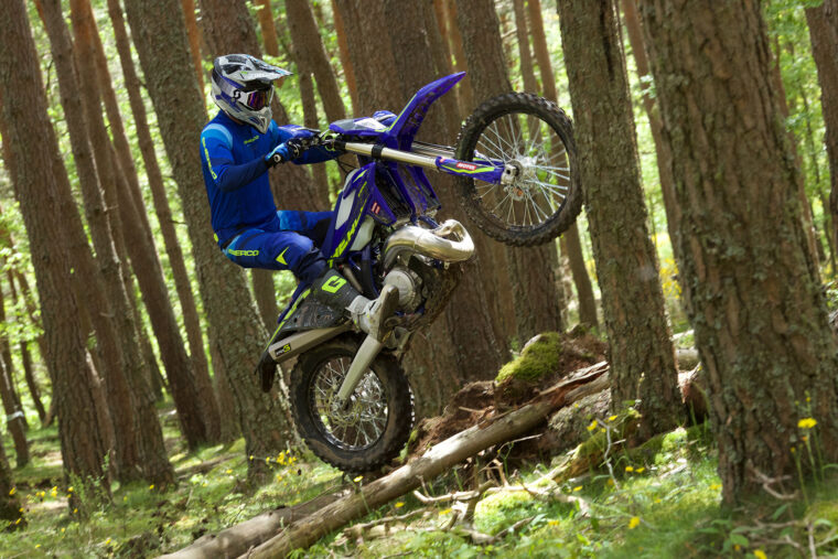 Sherco-enduro-Factory-2T-2025-accion22