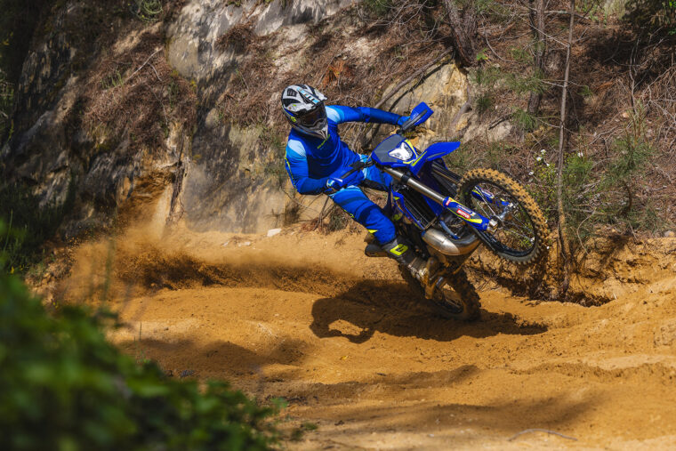 Sherco-enduro-Factory-2T-2025-accion30