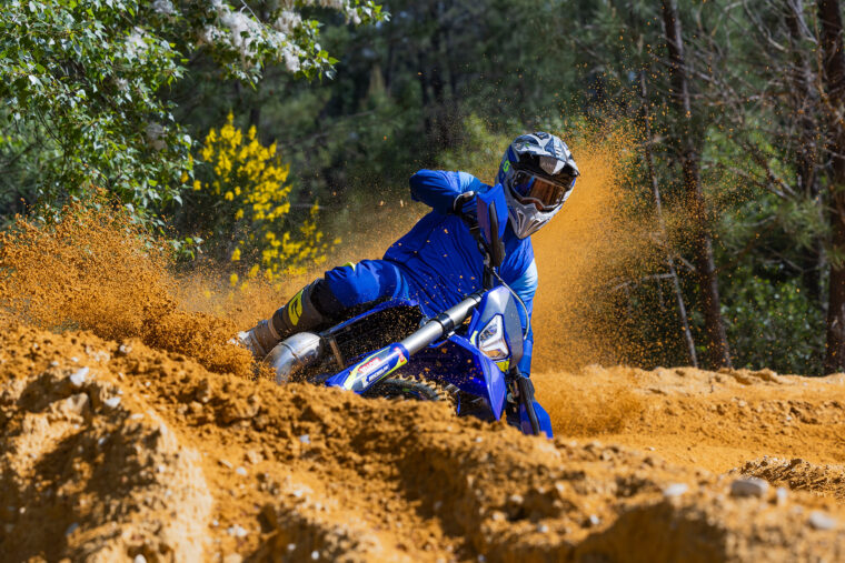 Sherco-enduro-Factory-2T-2025-accion45