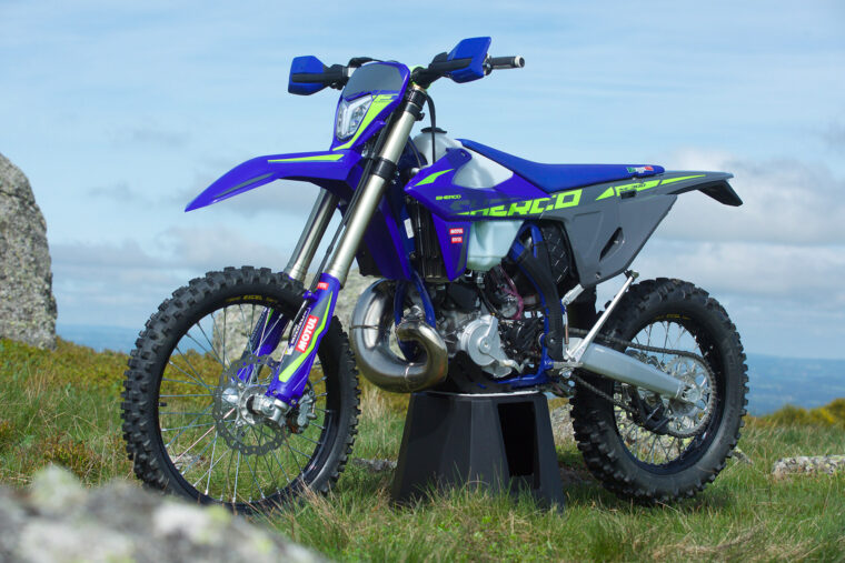 Sherco-enduro-Factory-2T-2025-estaticas4