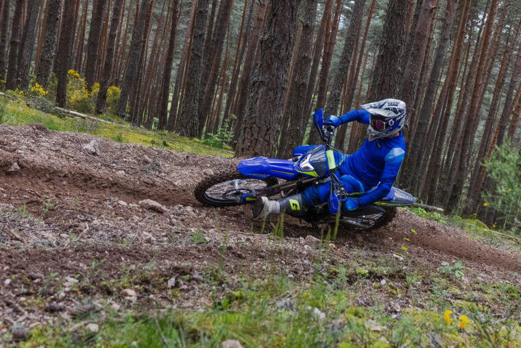 Sherco-enduro-Factory-4T-2025-accion12