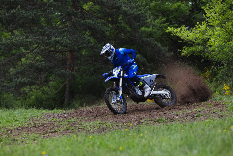 Sherco-enduro-Factory-4T-2025-accion8