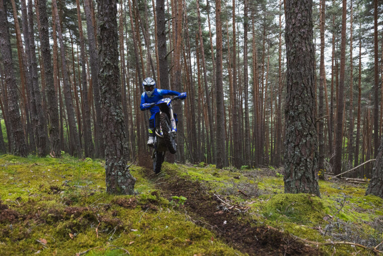 Sherco-enduro-Factory-4T-2025-accion9