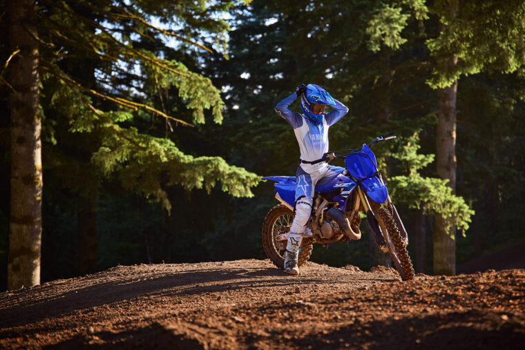 Yamaha-YZ125-2025-accion4