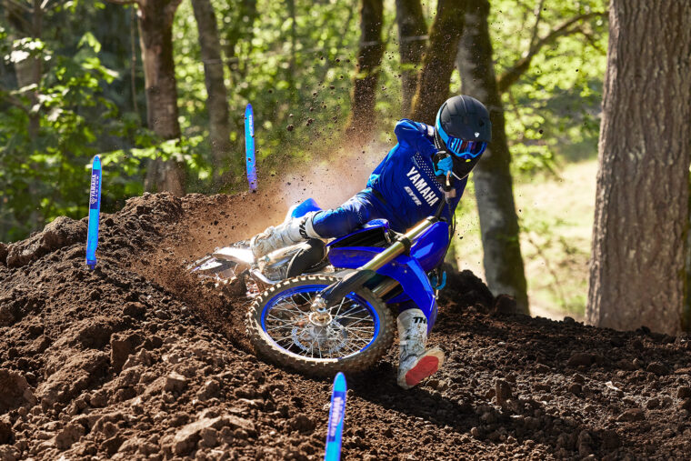 Yamaha-YZ125-2025-accion5