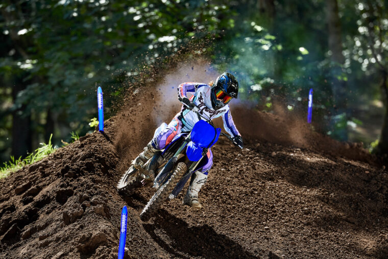 Yamaha-YZ125-2025-accion6
