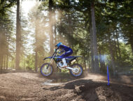 Yamaha YZ125 Monster Energy 2025 accion10