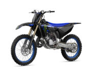 Yamaha YZ125 Monster Energy 2025 estudio2
